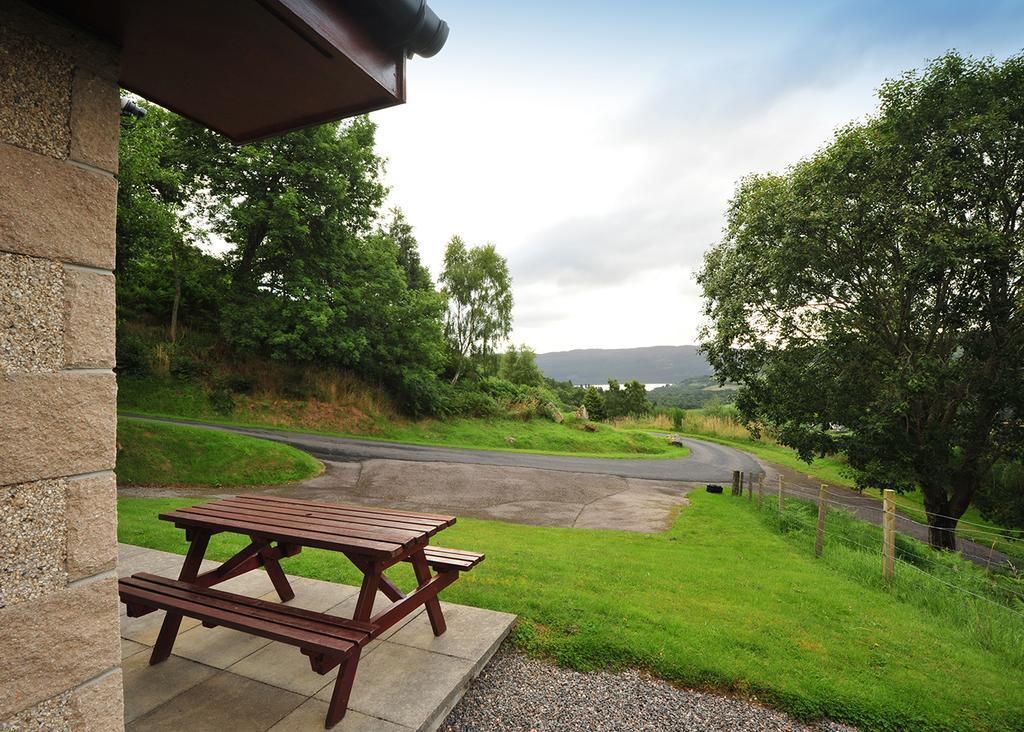 Villa Achmony Holidays à Drumnadrochit Extérieur photo
