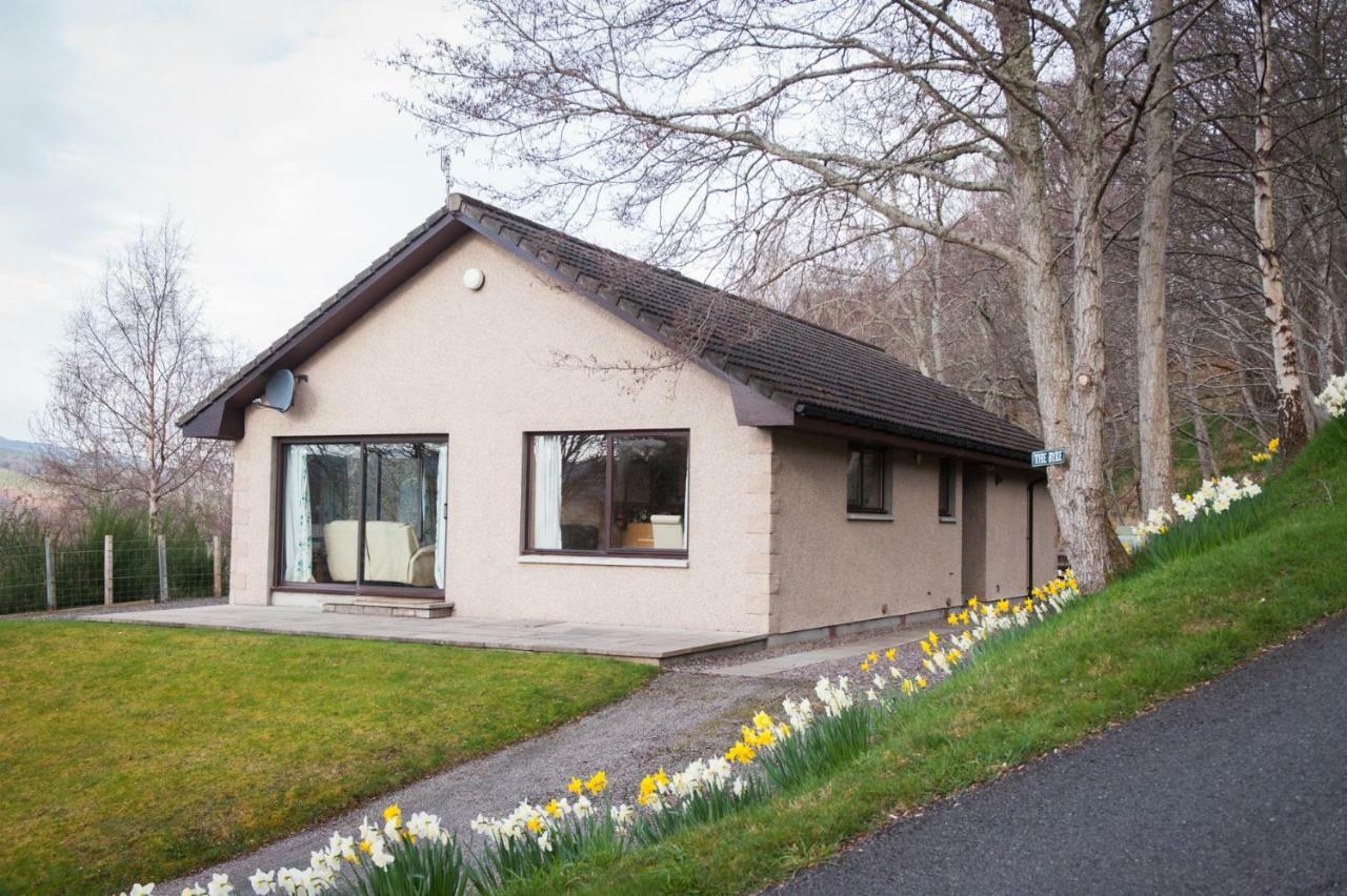 Villa Achmony Holidays à Drumnadrochit Extérieur photo